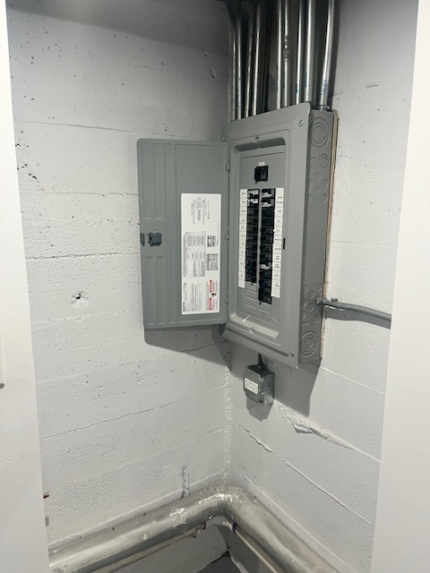 805 Helmholz Avenue, Waukegan, IL 60085