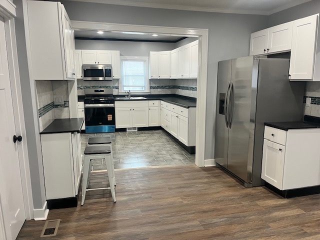 805 Helmholz Avenue, Waukegan, IL 60085