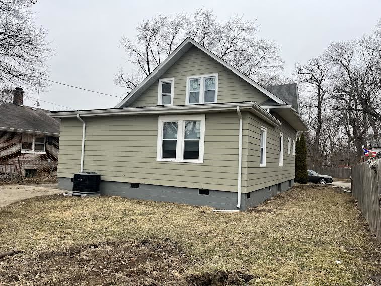 805 Helmholz Avenue, Waukegan, IL 60085