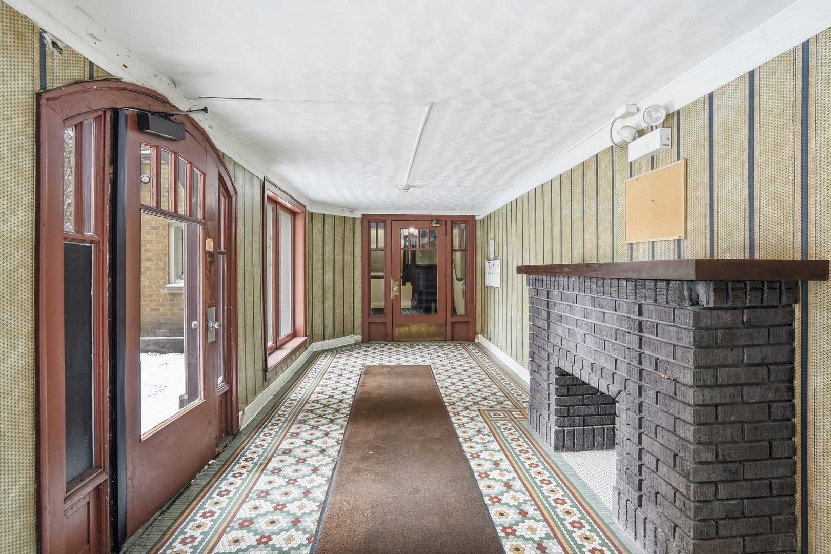 2212 E 70th Street #1B, Chicago, IL 60649