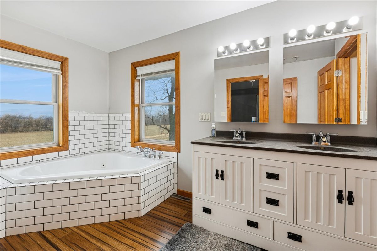 3326 Hayes Road, Steward, IL 60553