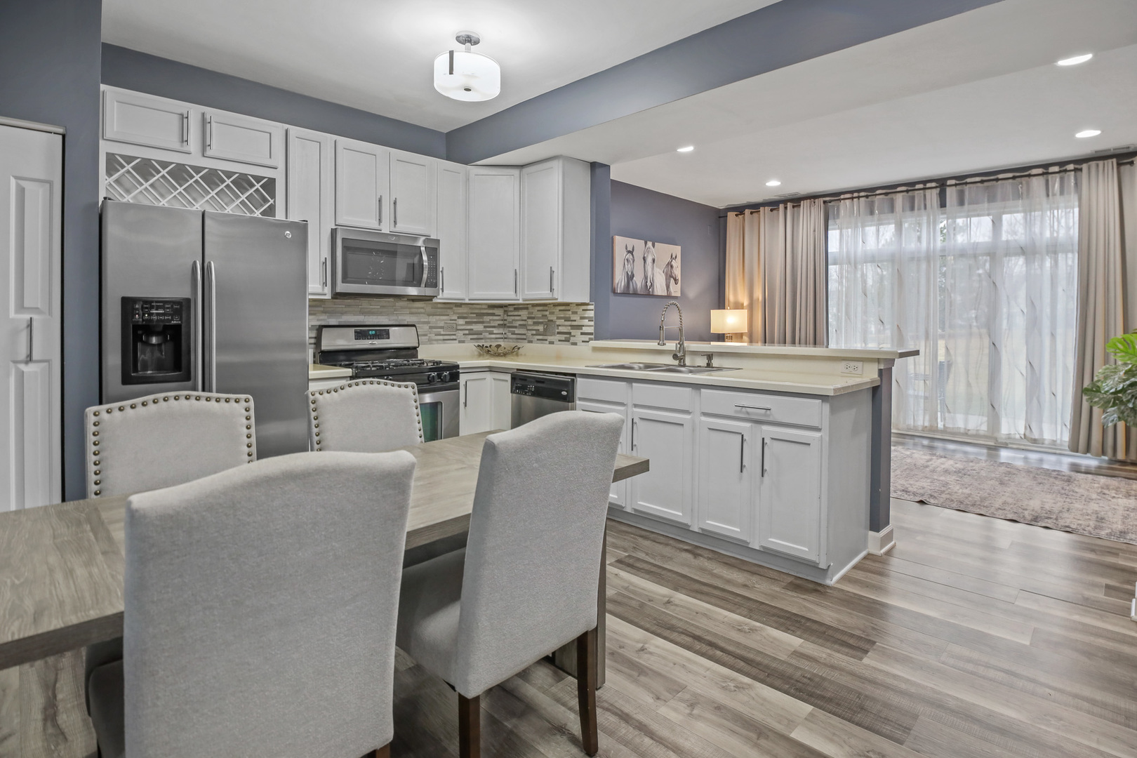 2332 Flagstone Lane, Carpentersville, IL 60110