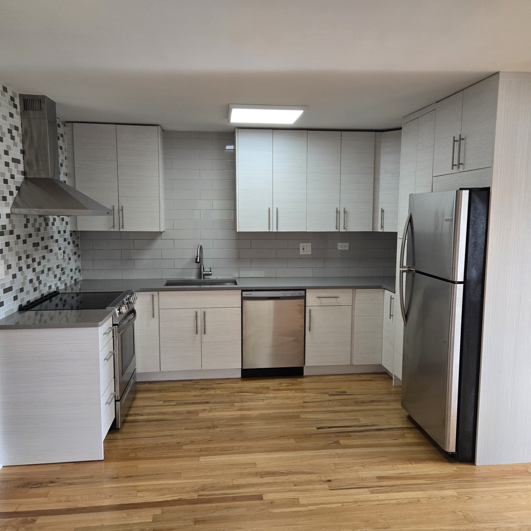 1817 W TOUHY Avenue #2E, Park Ridge, IL 60068