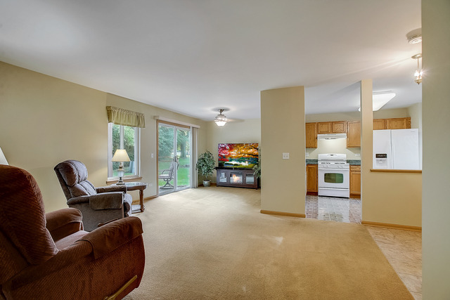 2314 Woodside Drive #34-C-2, Carpentersville, IL 60110