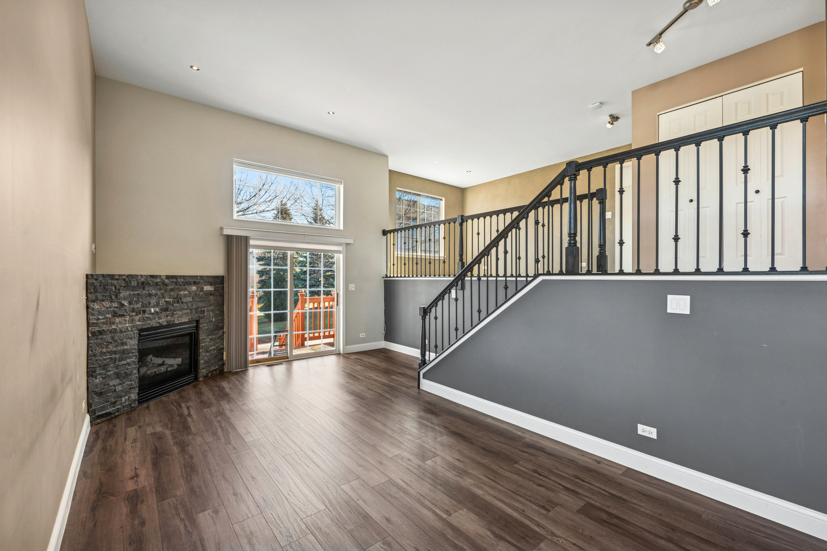 651 W Georgian Court, Addison, IL 60101