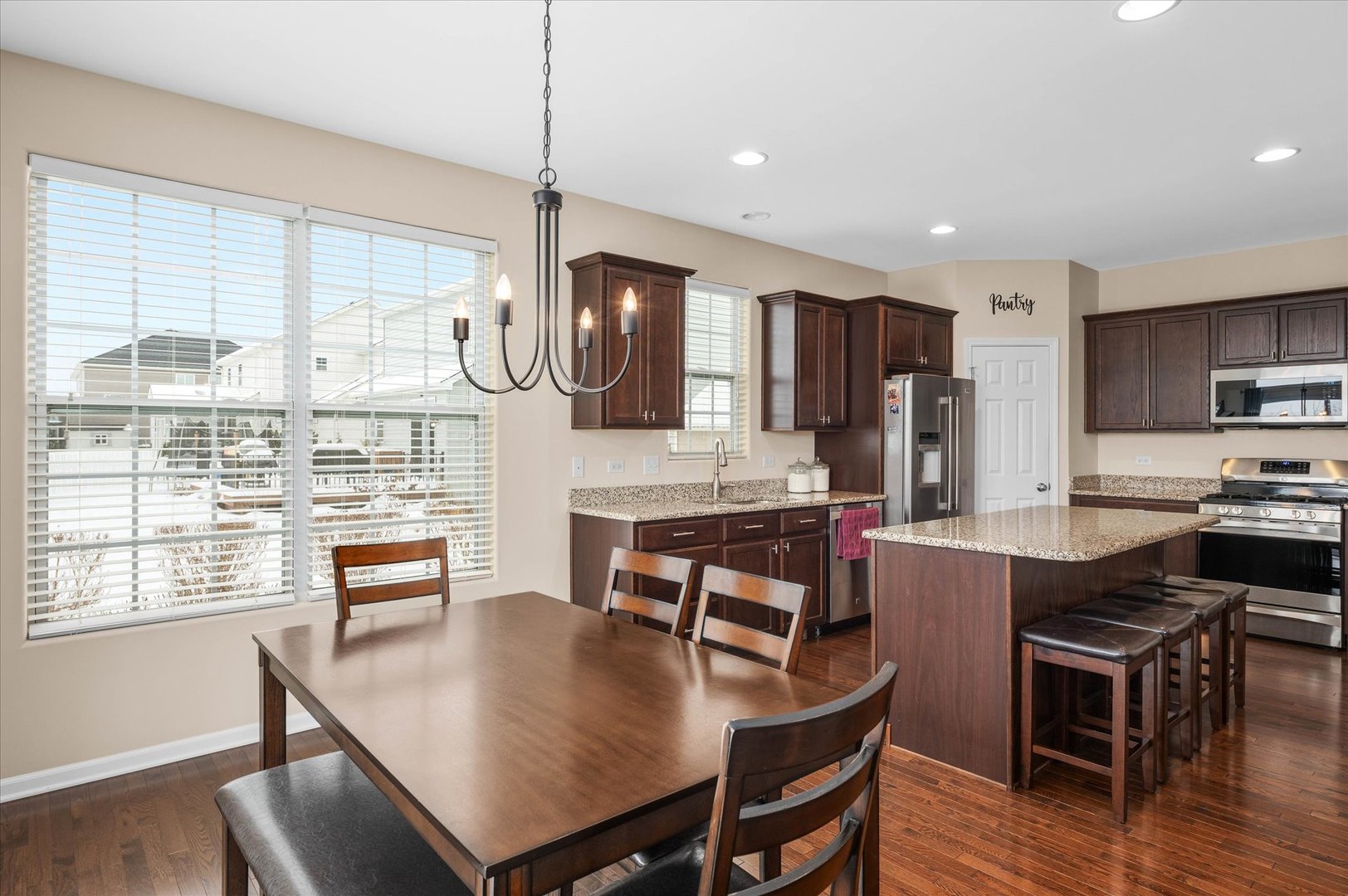 1037 N Carly Circle, Yorkville, IL 60560