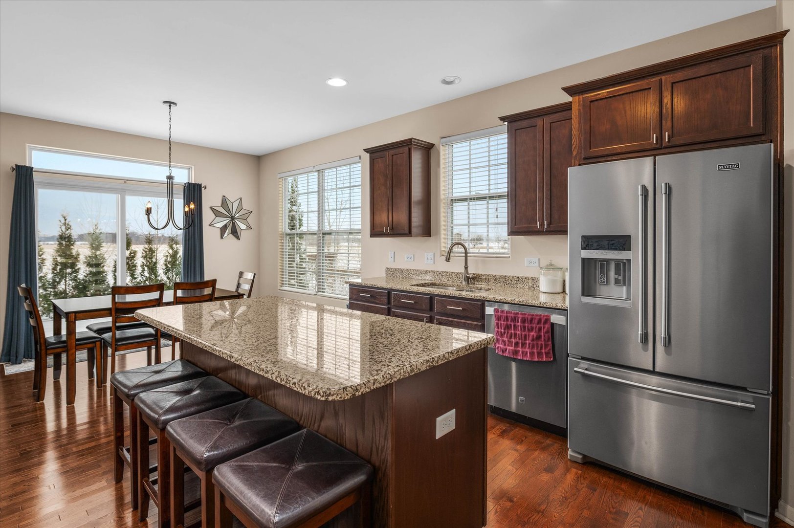 1037 N Carly Circle, Yorkville, IL 60560