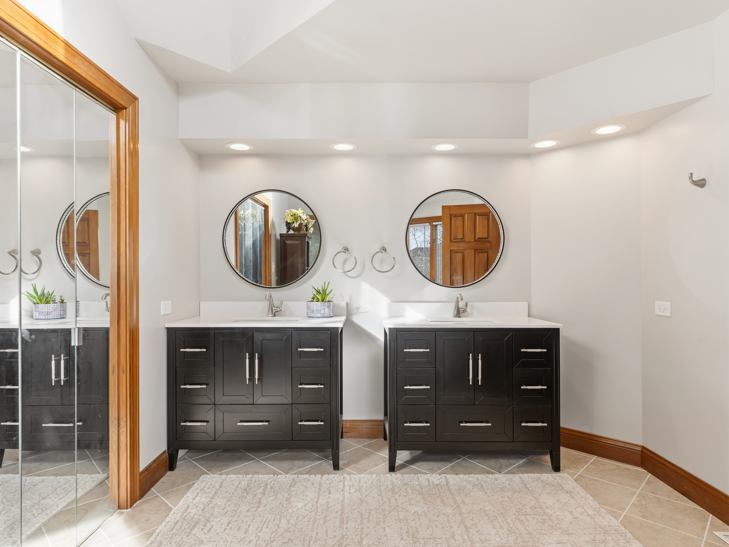 4005 White Eagle Drive, Naperville, IL 60564