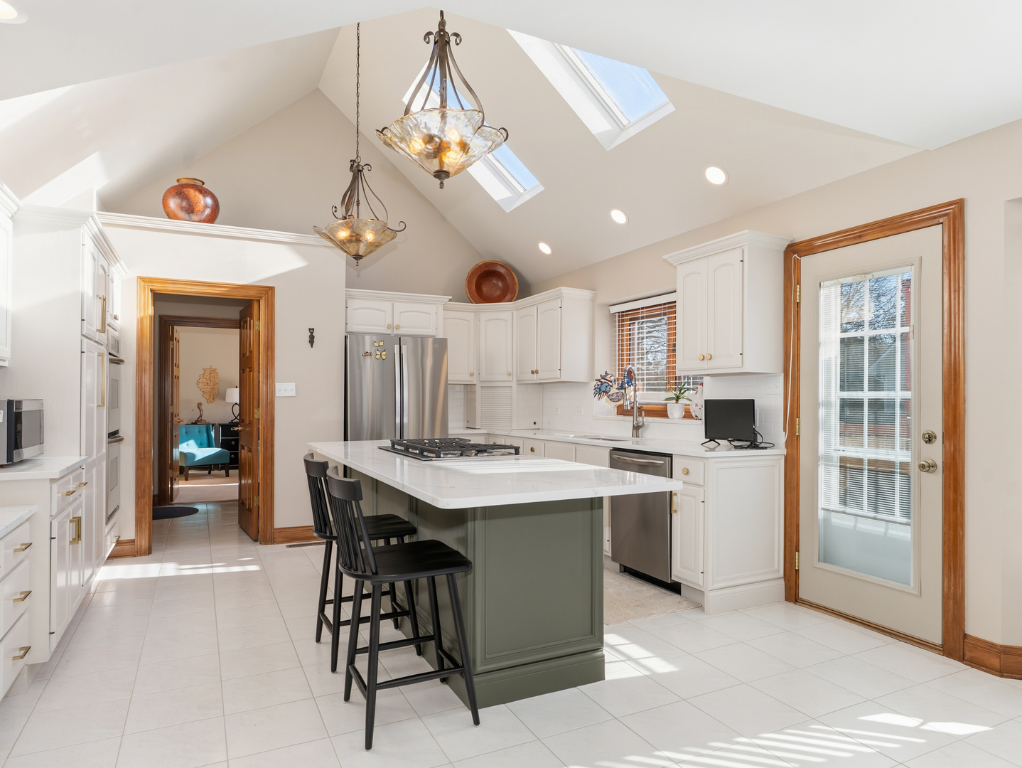 4005 White Eagle Drive, Naperville, IL 60564