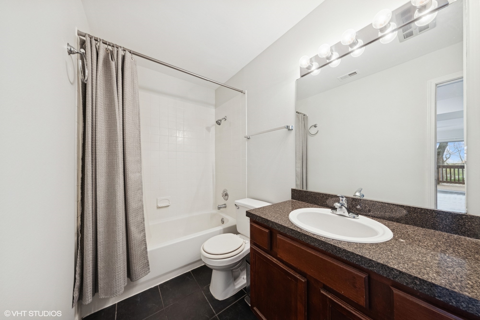 5809 Oakwood Drive #C, Lisle, IL 60532