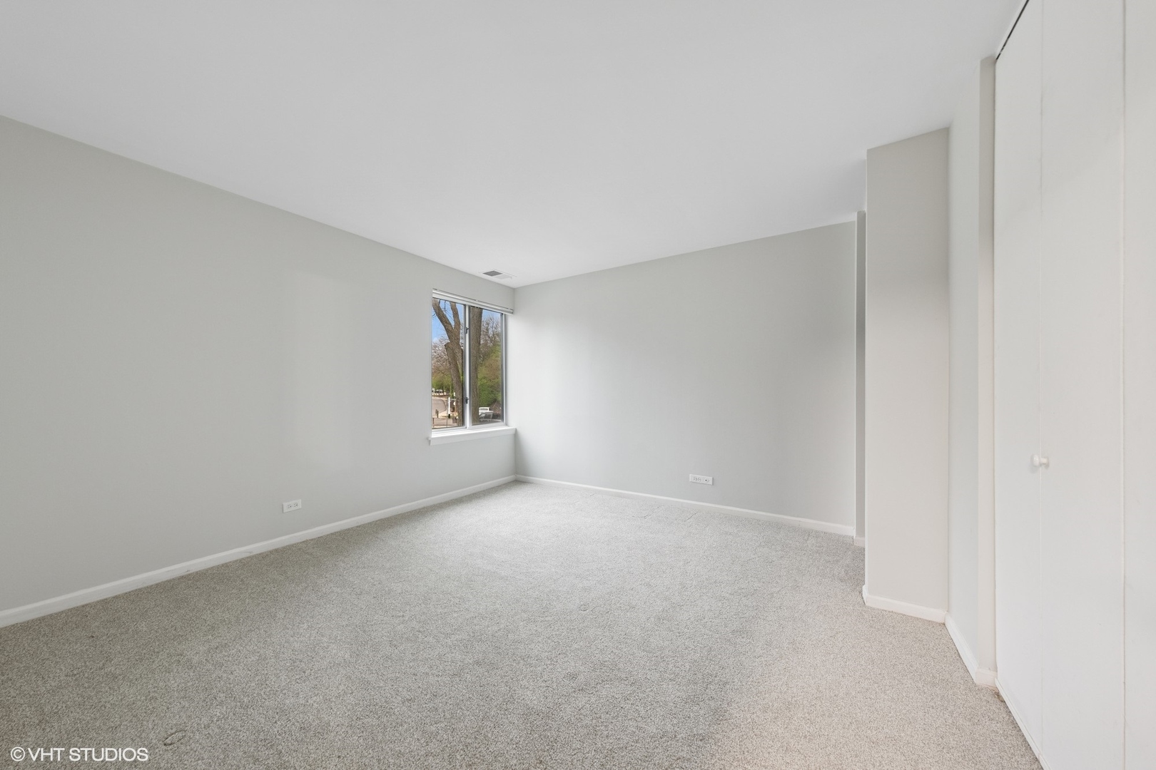 5809 Oakwood Drive #C, Lisle, IL 60532