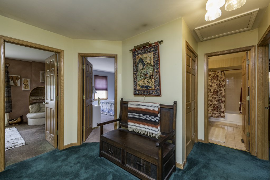 2102 W Hunters Lane, Spring Grove, IL 60081