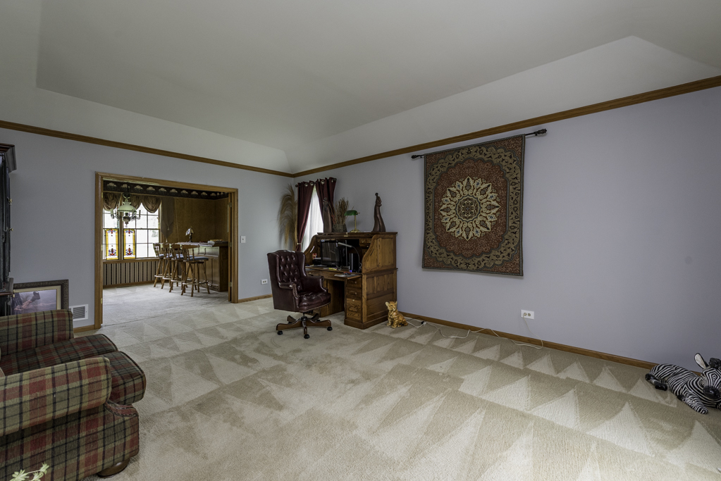 2102 W Hunters Lane, Spring Grove, IL 60081