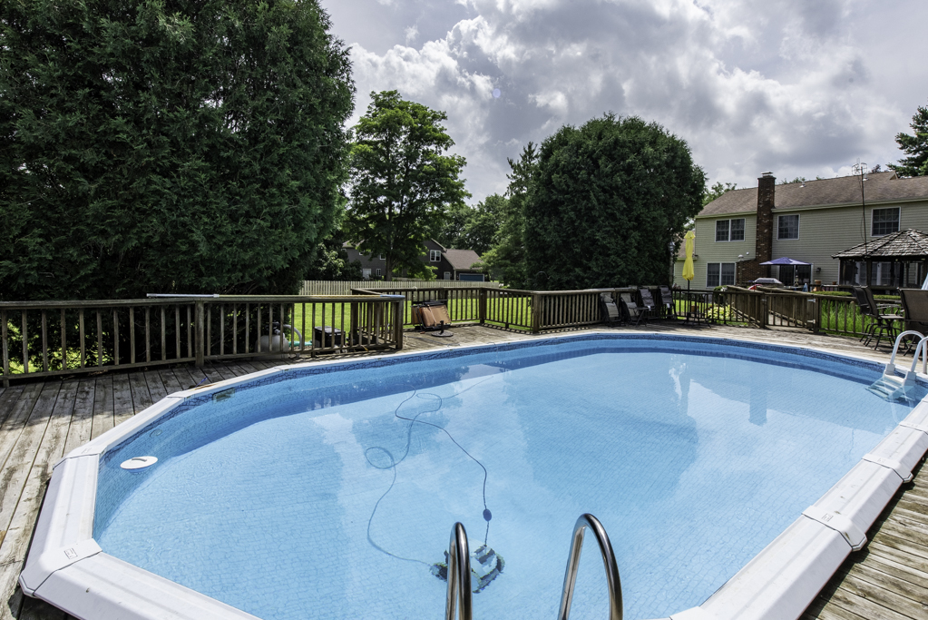 2102 W Hunters Lane, Spring Grove, IL 60081