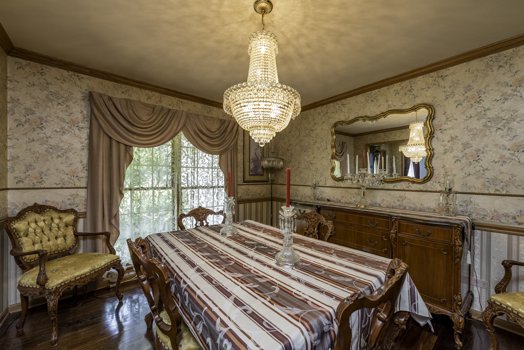 2102 W Hunters Lane, Spring Grove, IL 60081