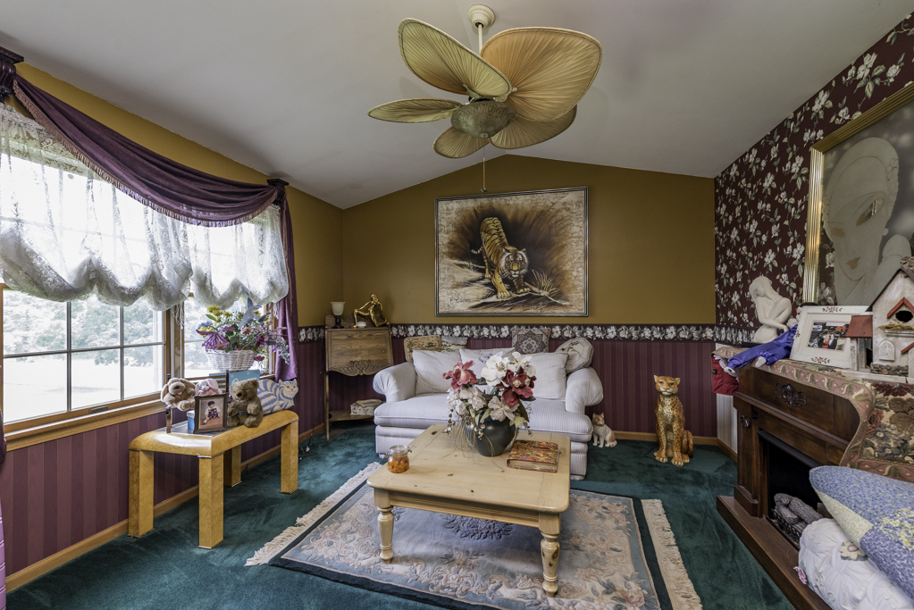 2102 W Hunters Lane, Spring Grove, IL 60081