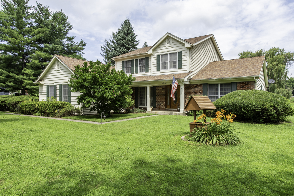 2102 W Hunters Lane, Spring Grove, IL 60081