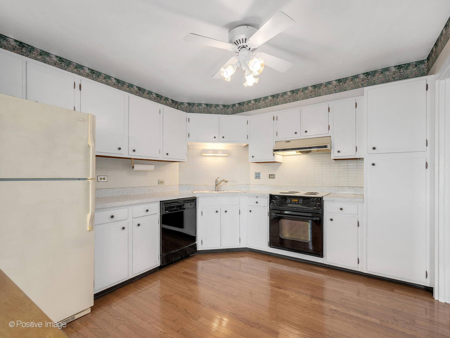 141 N La Grange Road #1006, La Grange, IL 60525