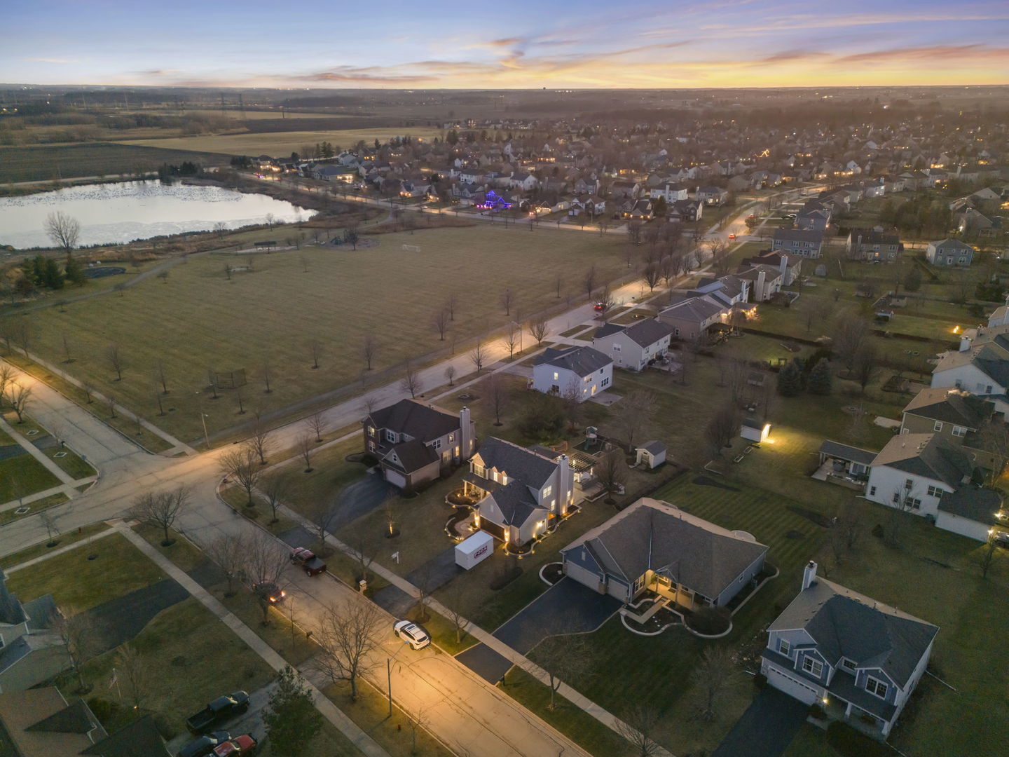 2408 Moutray Lane, North Aurora, IL 60542