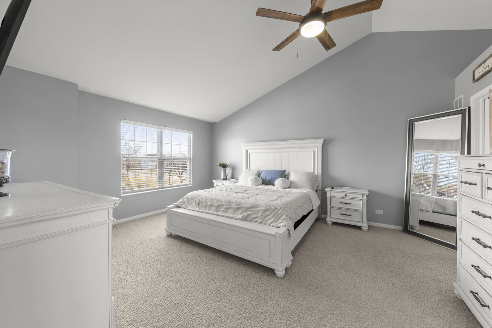 2408 Moutray Lane, North Aurora, IL 60542