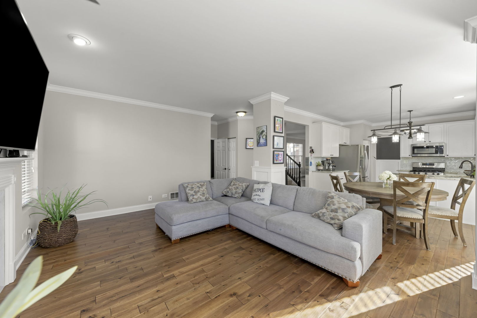 2408 Moutray Lane, North Aurora, IL 60542