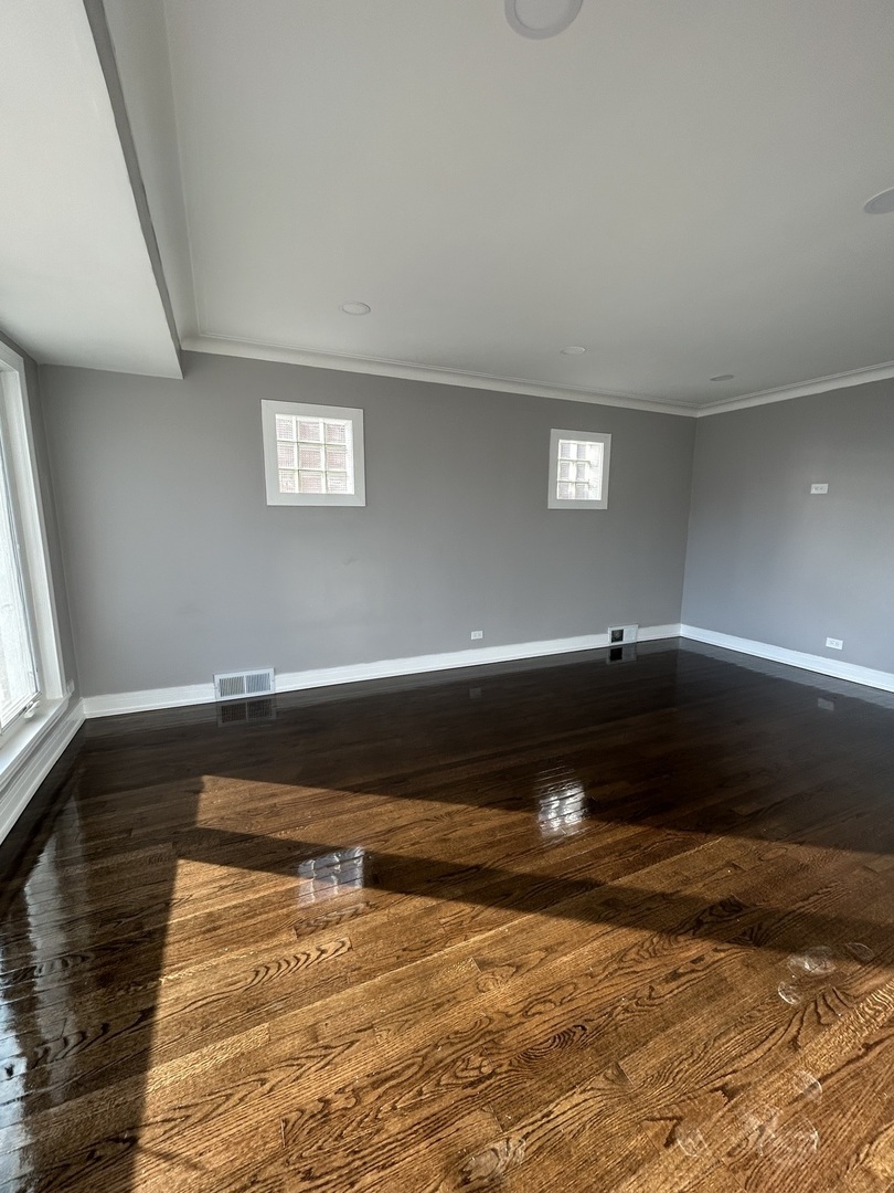 8916 S Merrill Avenue, Chicago, IL 60617