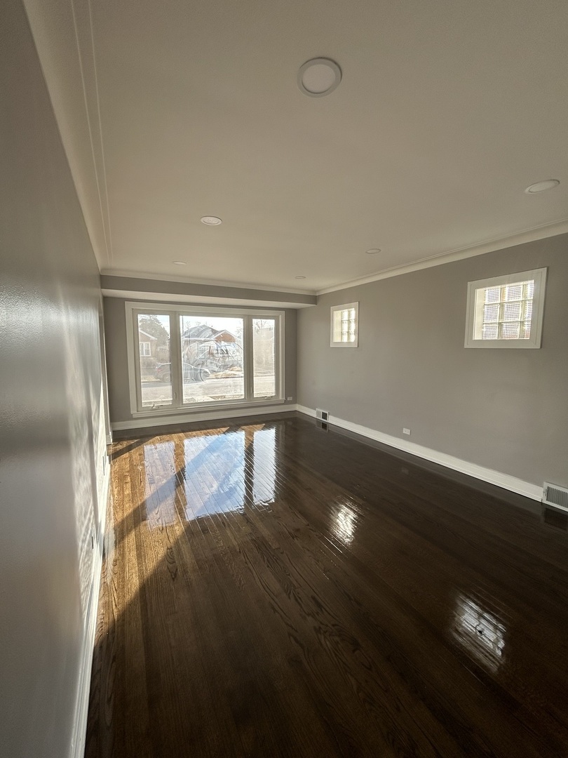 8916 S Merrill Avenue, Chicago, IL 60617