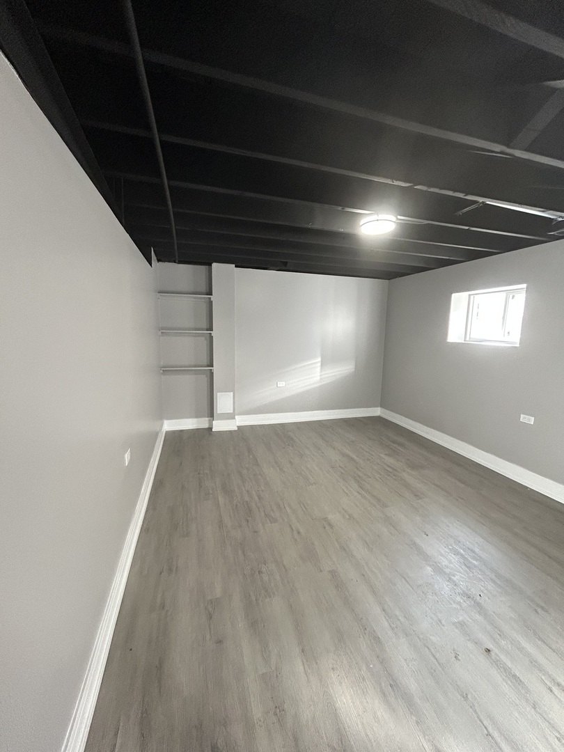 8916 S Merrill Avenue, Chicago, IL 60617