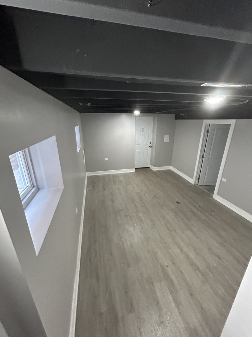 8916 S Merrill Avenue, Chicago, IL 60617