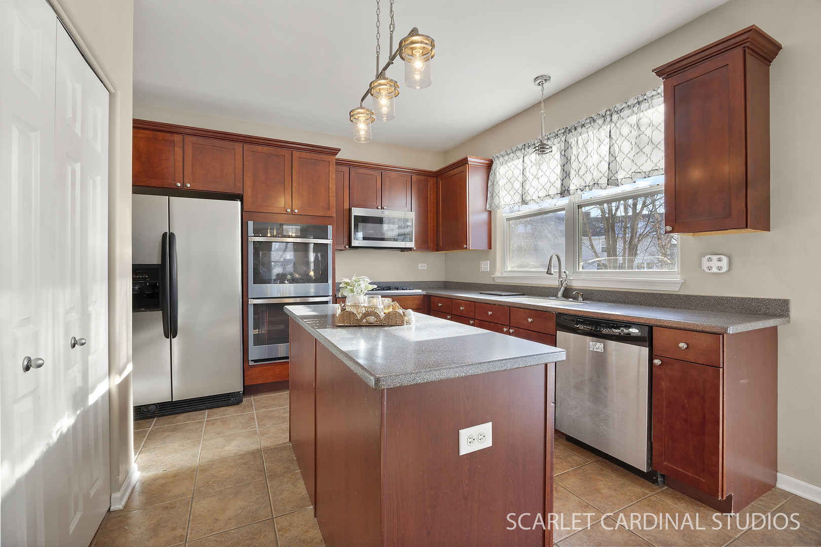 401 Bower Lane, Oswego, IL 60543