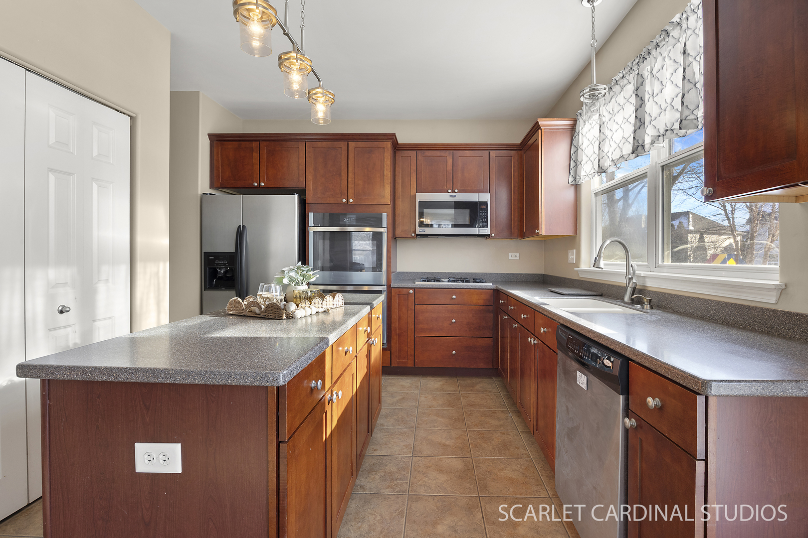 401 Bower Lane, Oswego, IL 60543