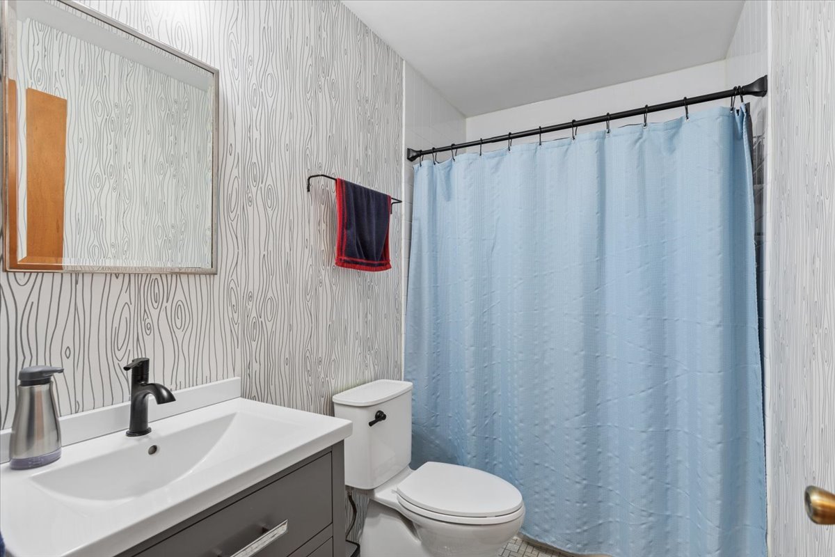 2404 Danbury Drive #A1, Woodridge, IL 60517