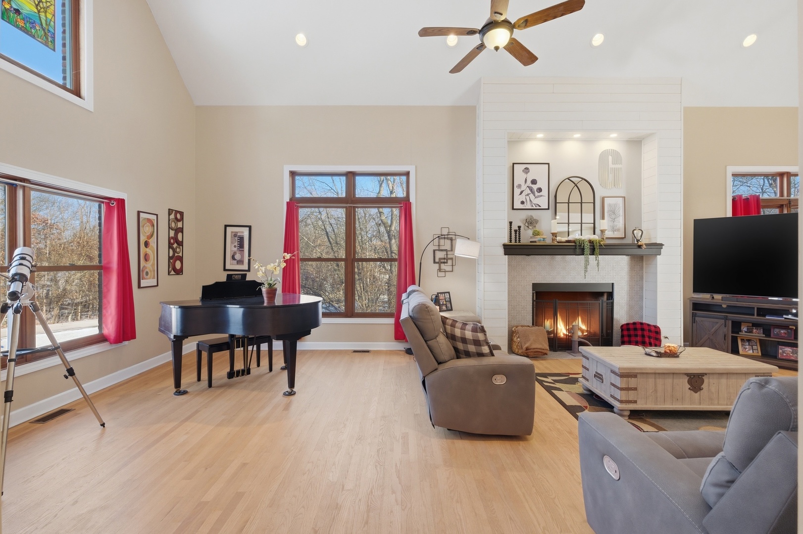 307 Knollwood Drive, Dixon, IL 61021