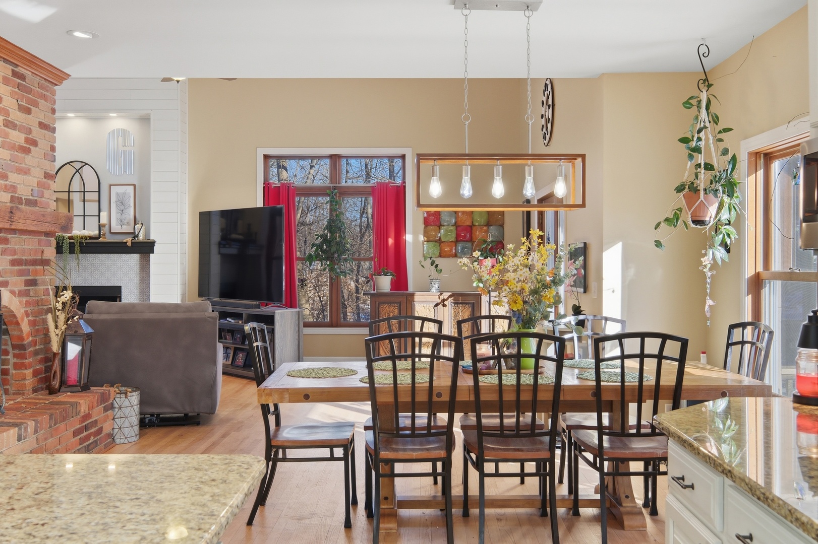 307 Knollwood Drive, Dixon, IL 61021