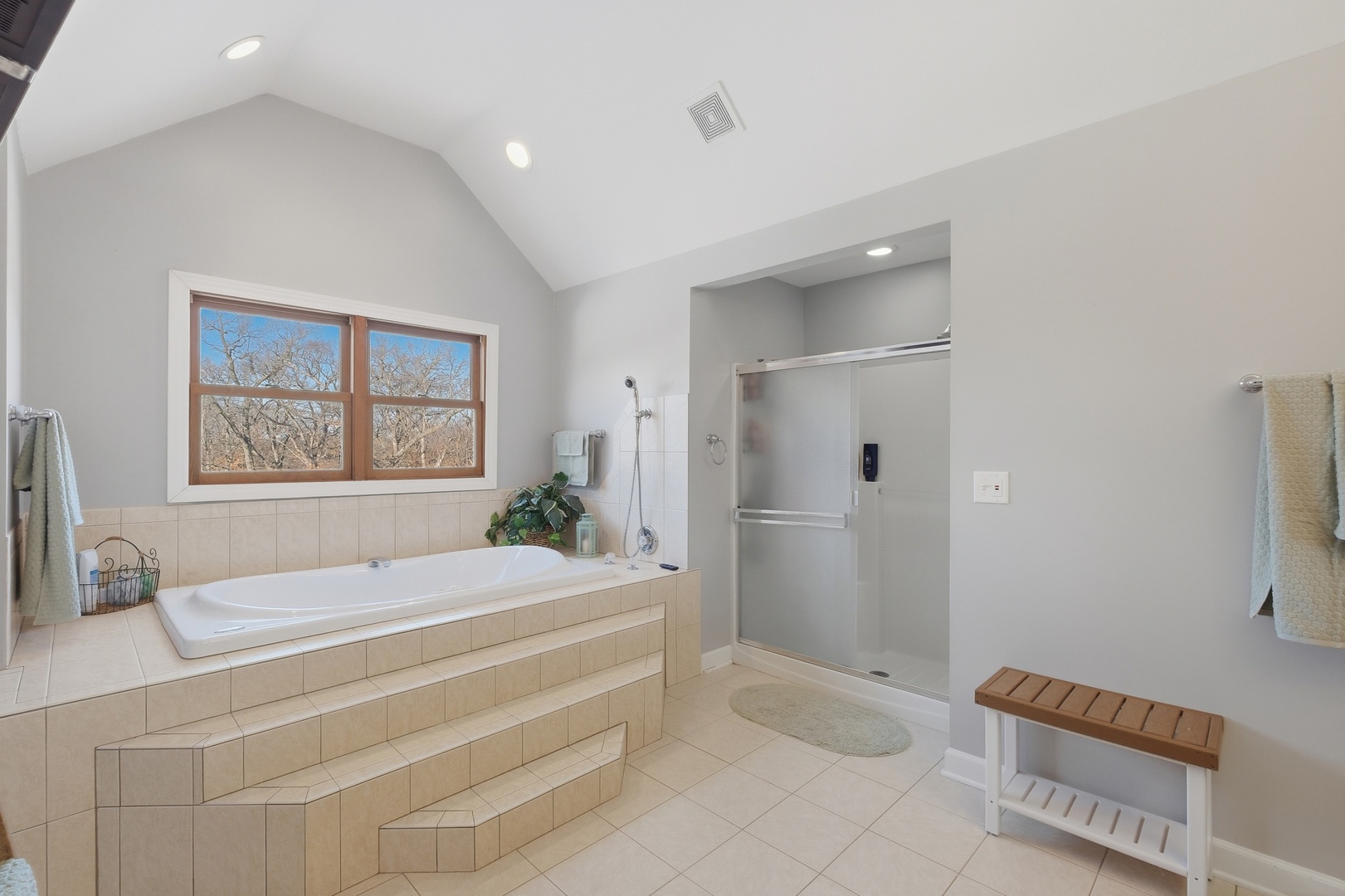 307 Knollwood Drive, Dixon, IL 61021