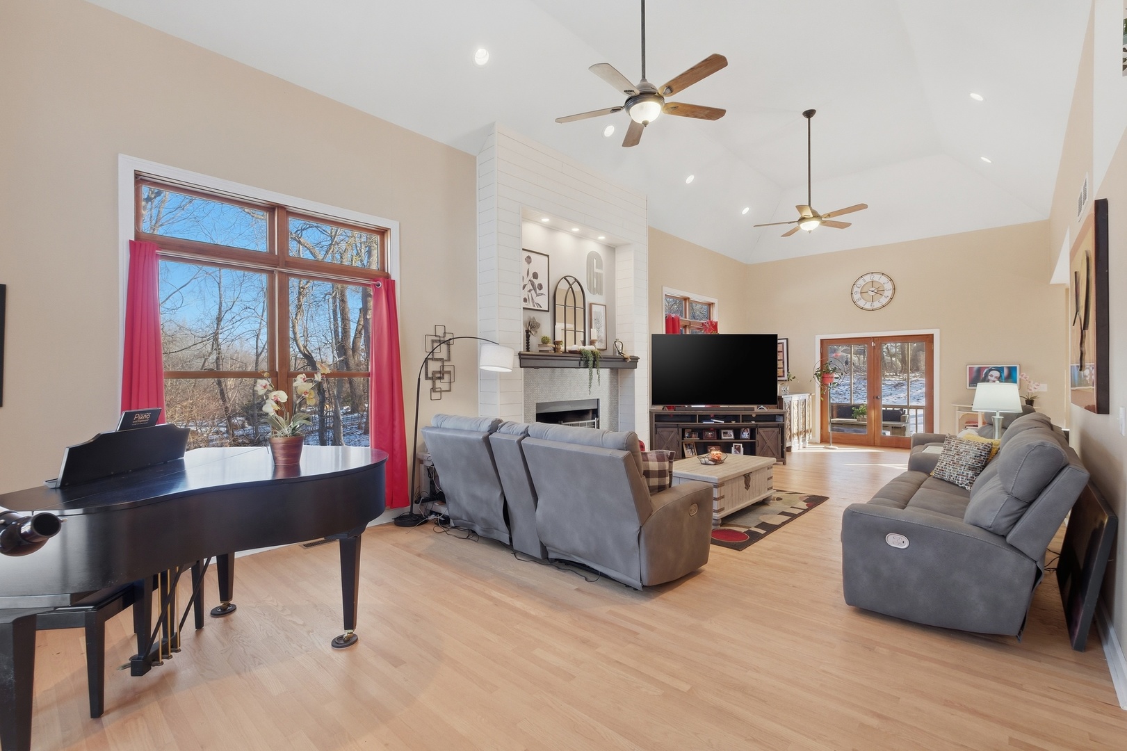 307 Knollwood Drive, Dixon, IL 61021