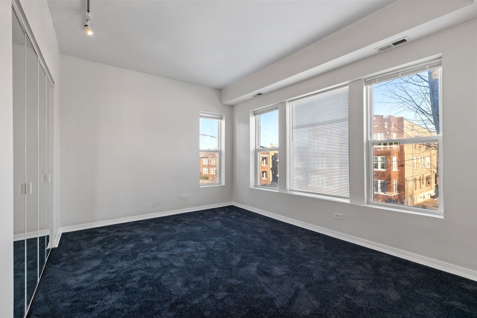 6850 S Dante Avenue #2N, Chicago, IL 60637