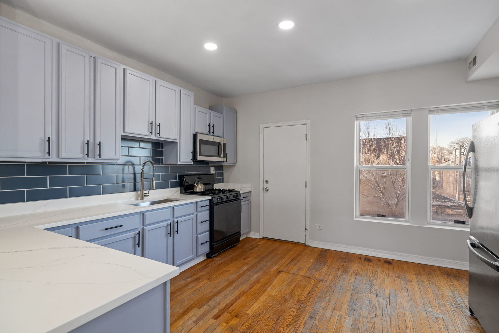 6850 S Dante Avenue #2N, Chicago, IL 60637