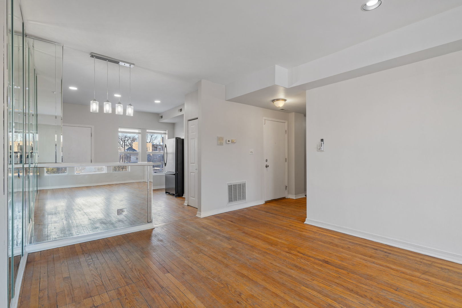 6850 S Dante Avenue #2N, Chicago, IL 60637