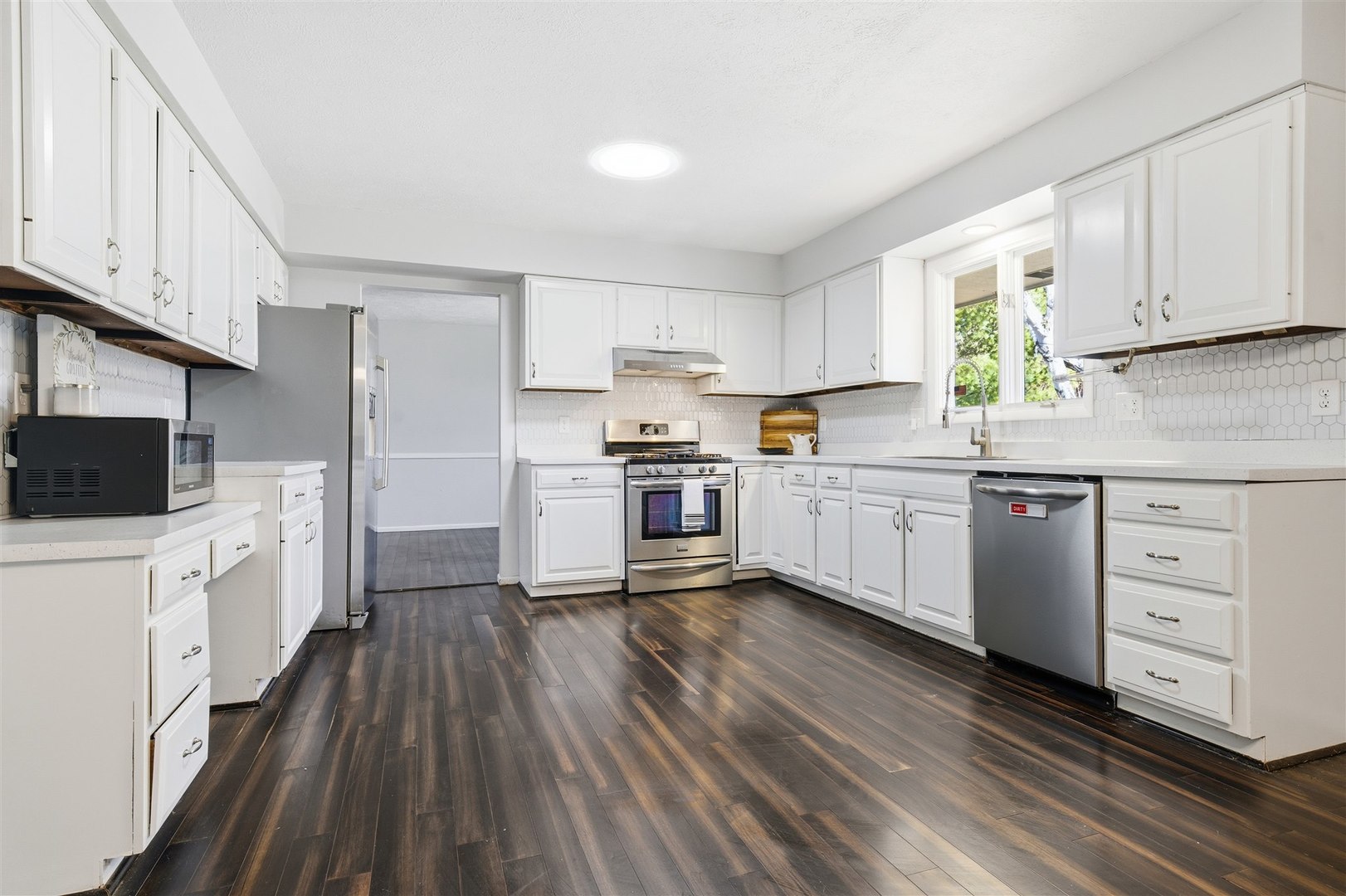 110 S Hershey Road, Bloomington, IL 61704