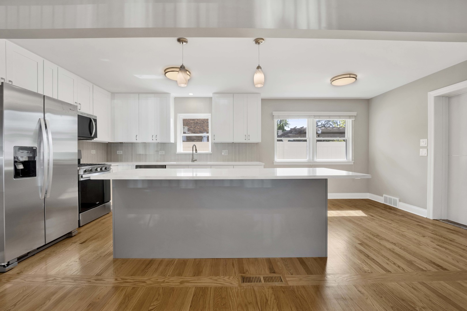 1900 Manchester Avenue, Westchester, IL 60154