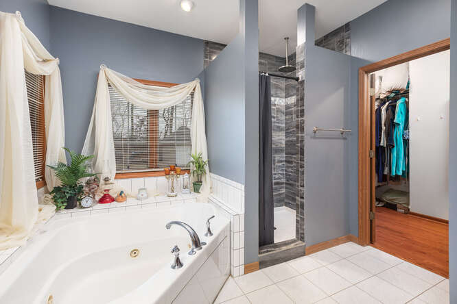 2658 E 1559th Road, Ottawa, IL 61350