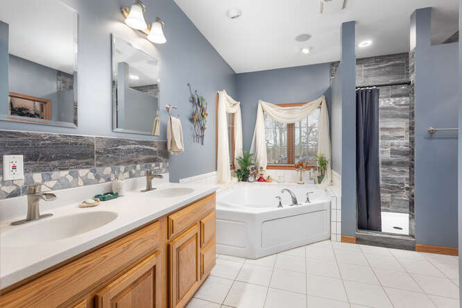 2658 E 1559th Road, Ottawa, IL 61350