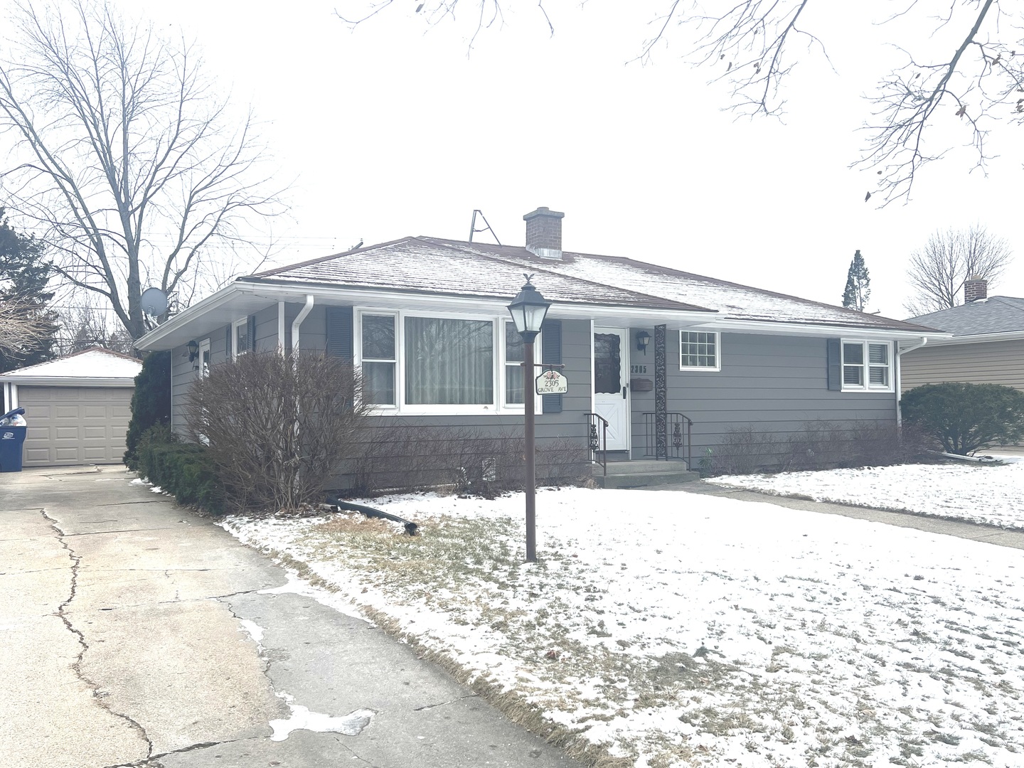 2305 W Grove Avenue, Waukegan, IL 60085