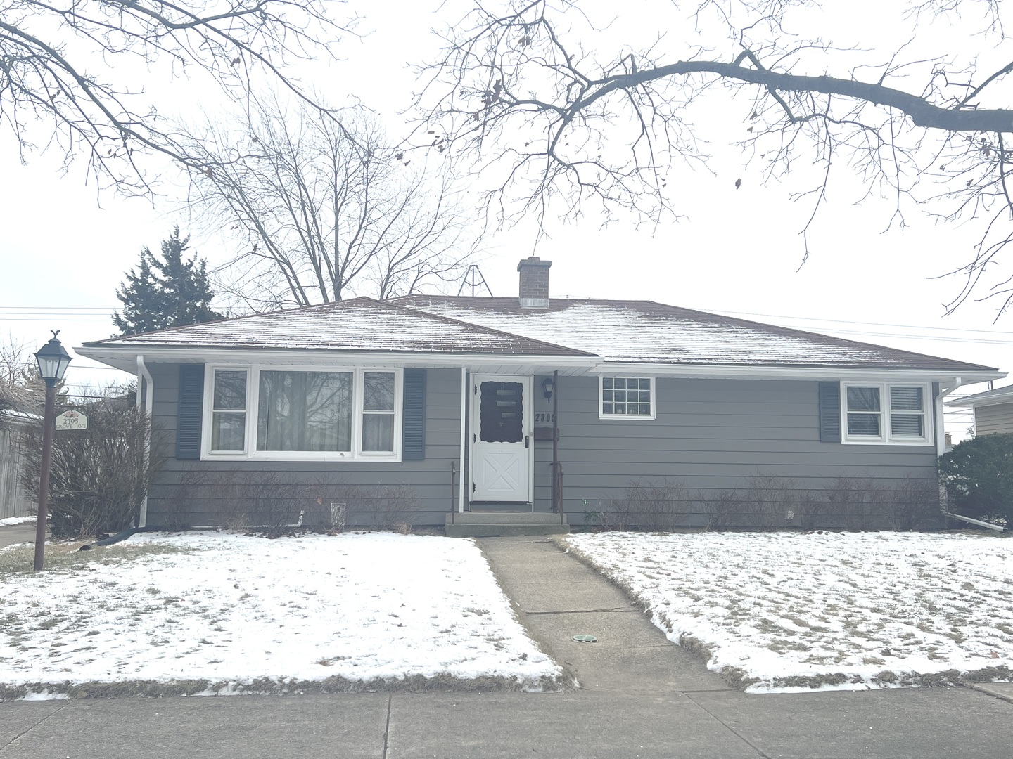 2305 W Grove Avenue, Waukegan, IL 60085
