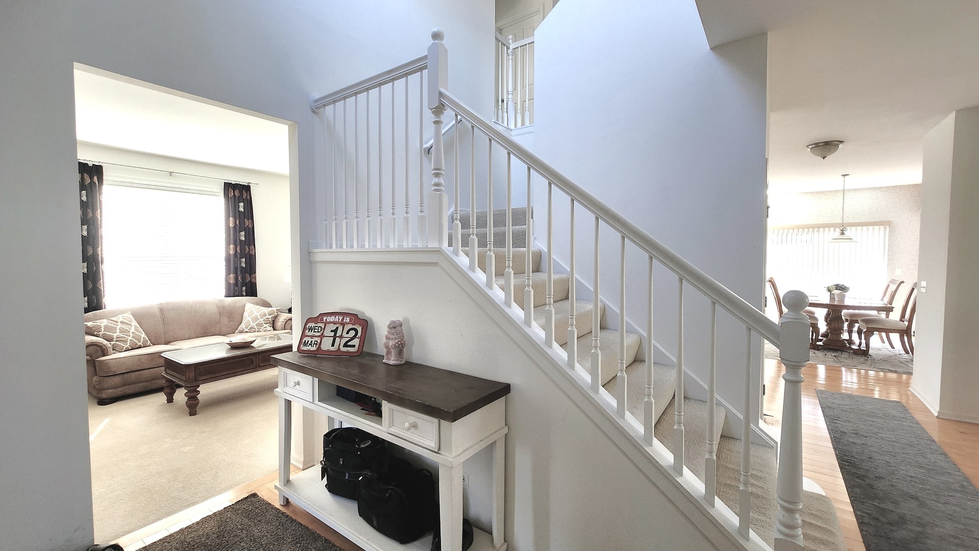 1204 FREDERICK Court, Elgin, IL 60120