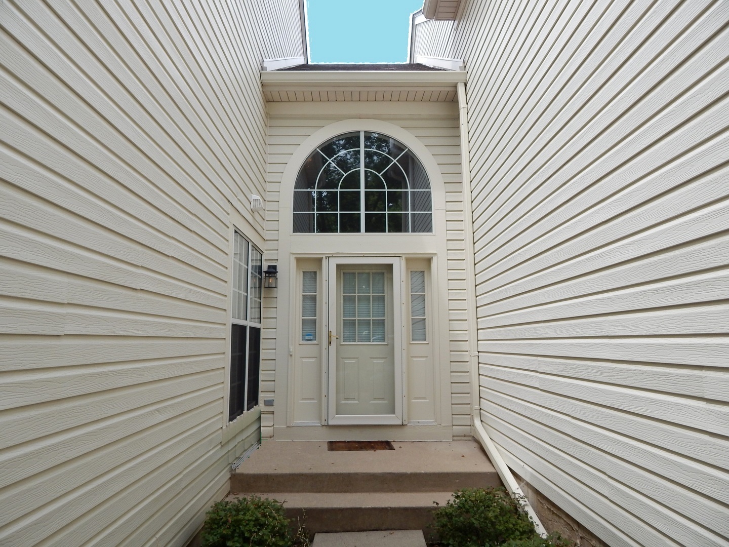 2223 Seaver Lane, Hoffman Estates, IL 60169