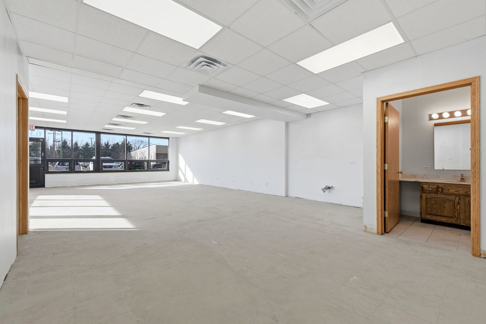 6301 N Northwest Highway, Chicago, IL 60631