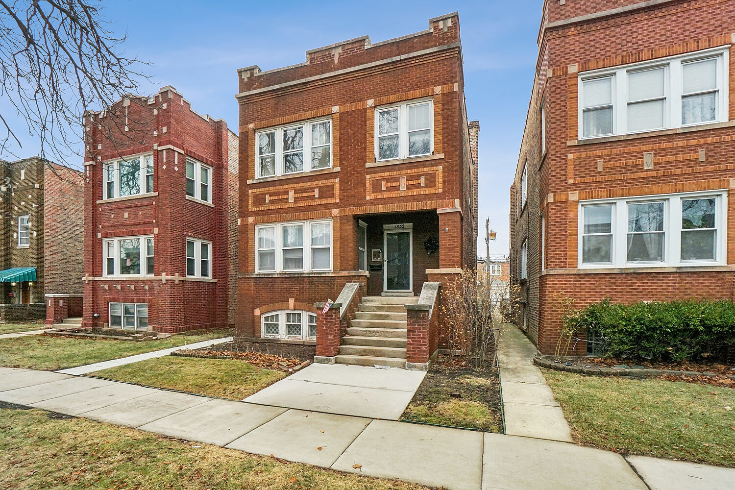 1832 Elmwood Avenue, Berwyn, IL 60402
