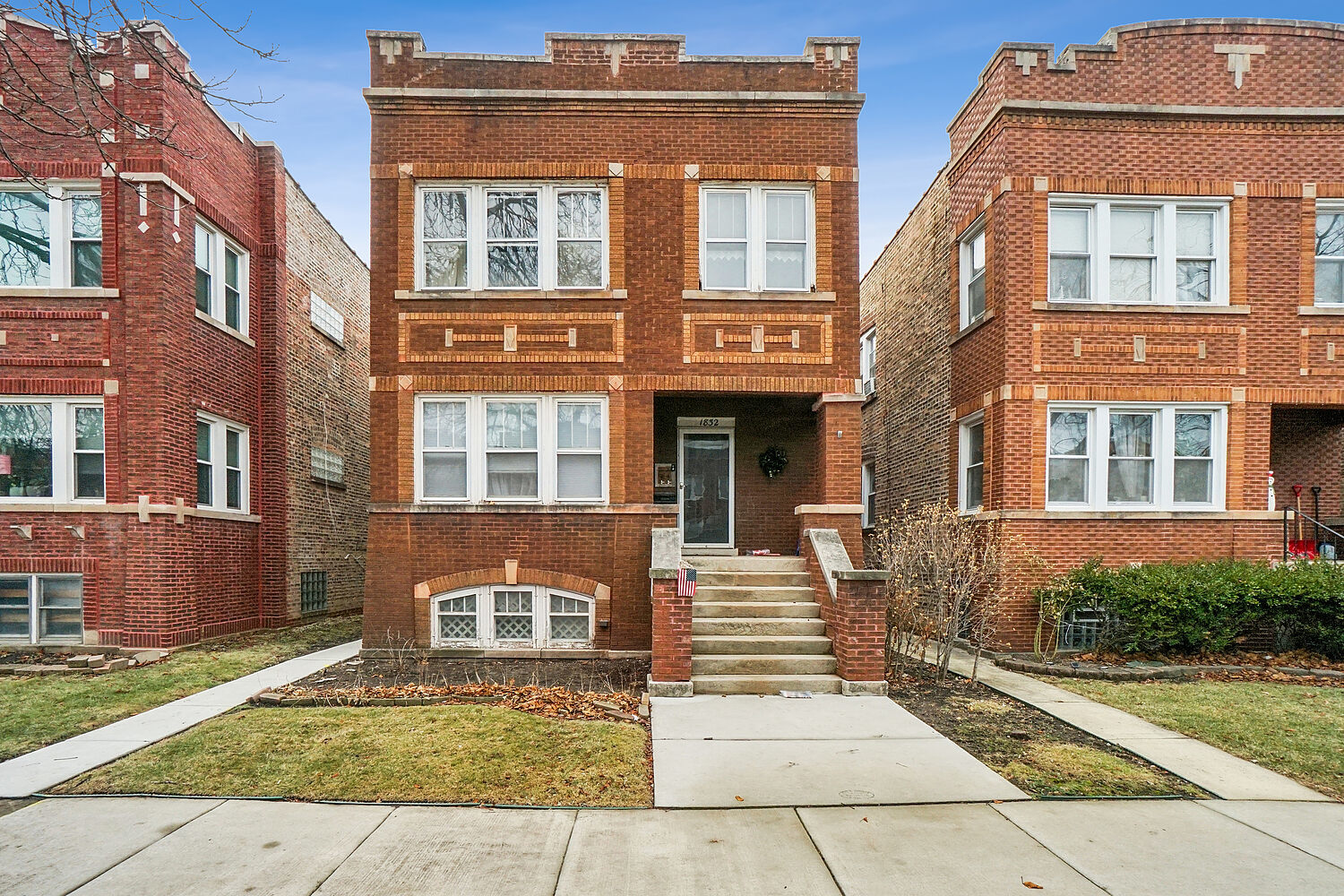 1832 Elmwood Avenue, Berwyn, IL 60402